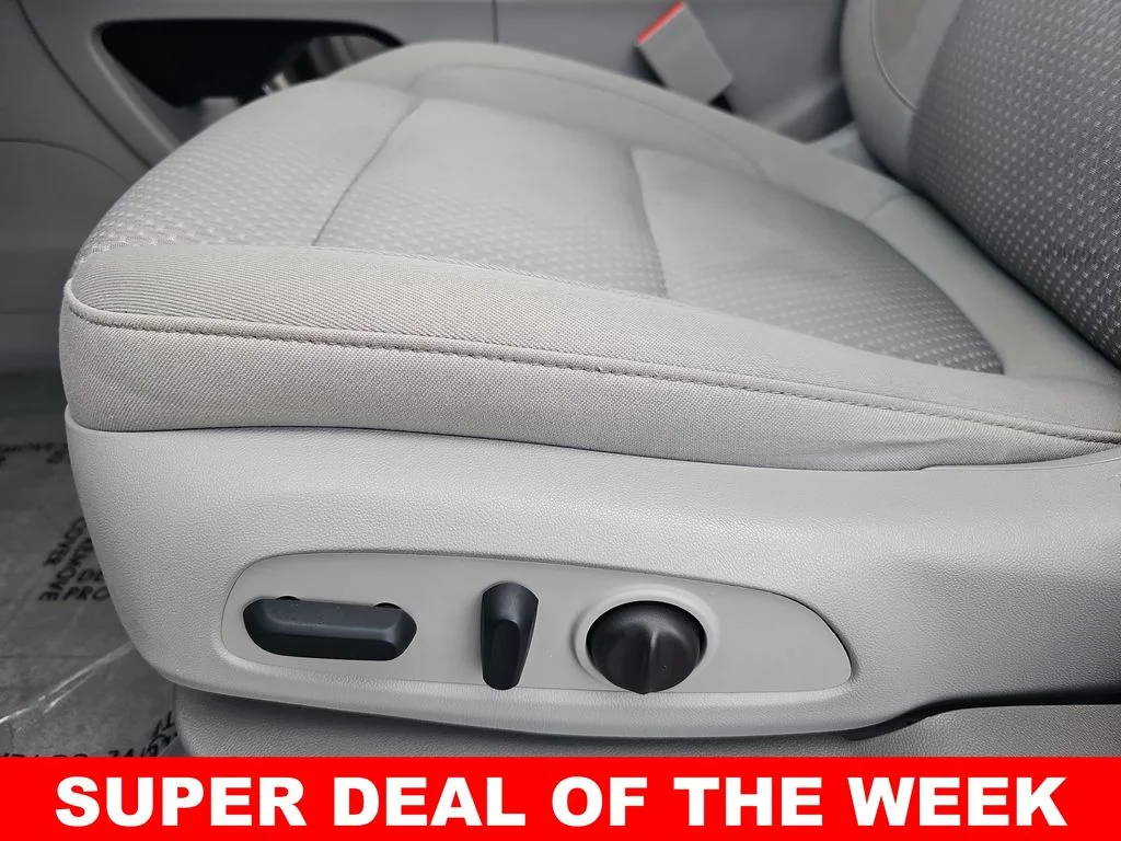 Used 2023 Gray GMC SLE image 30