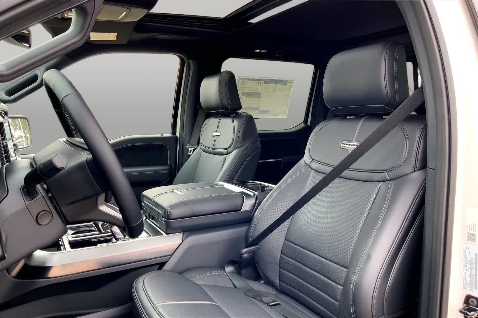 New 2026 Star White Metallic Tri-Coat Ford Platinum® image 9