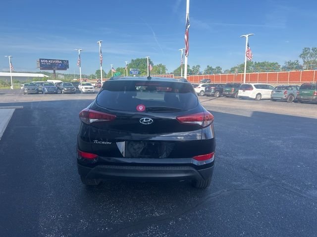 Used 2017 Black Noir Pearl Hyundai SE image 6