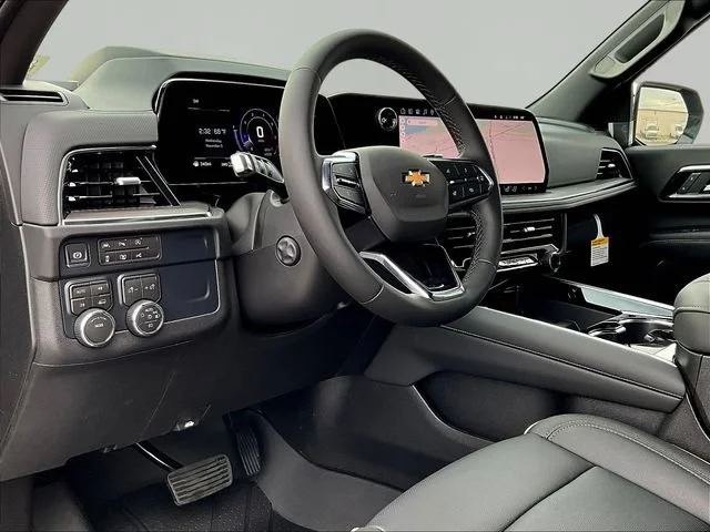 2026 Chevrolet Suburban Premier - Photo 8