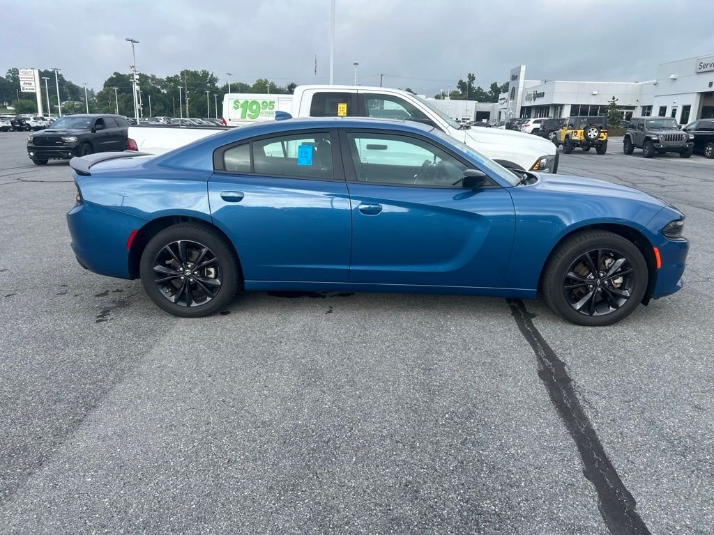 Used 2023  Dodge SXT image 4