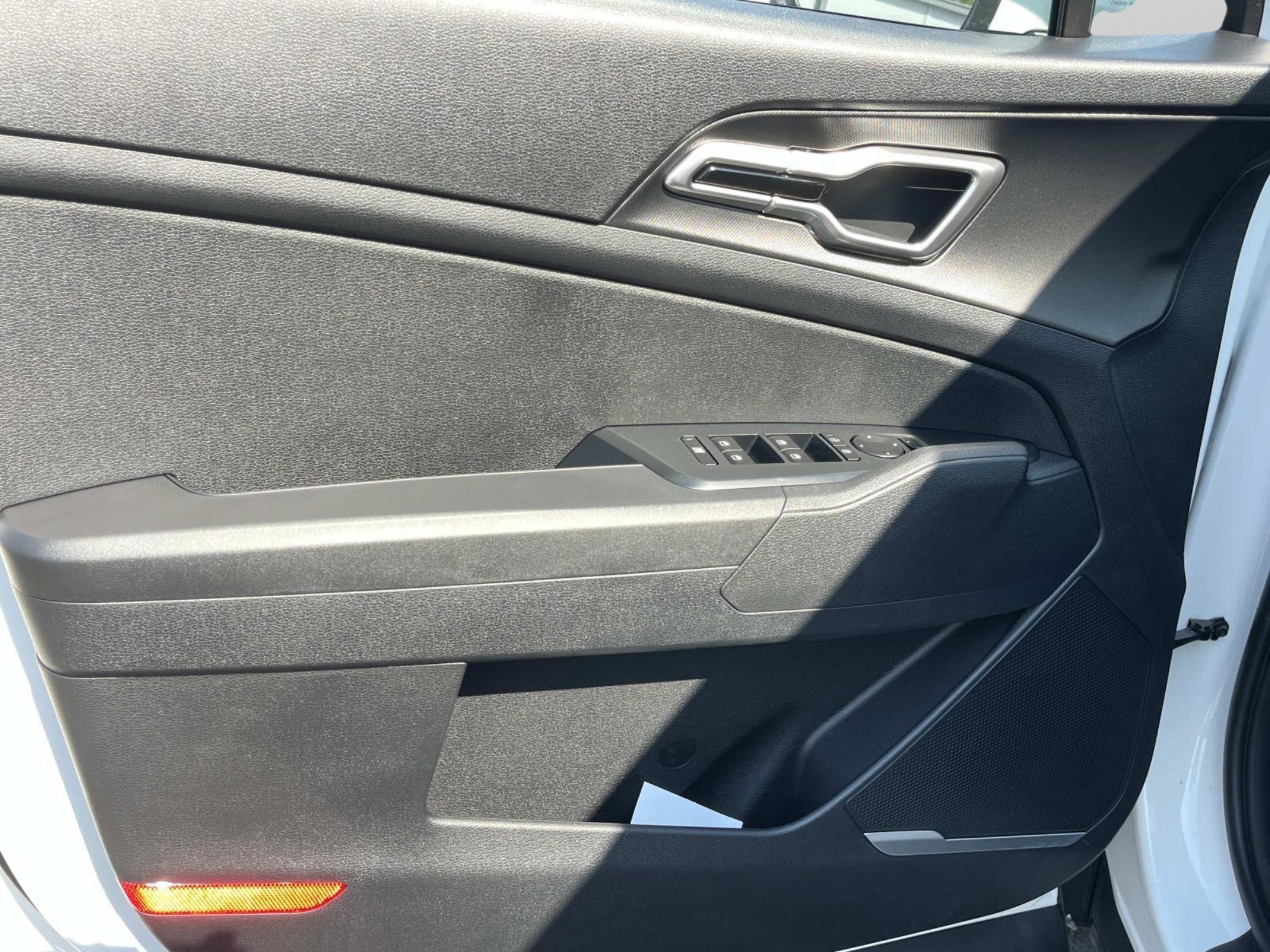 New 2026 Snow White Pearl Kia S image 21