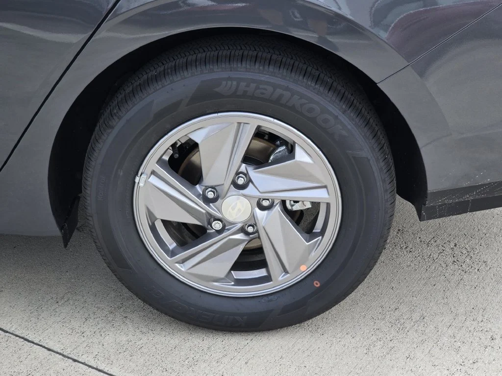 New 2026 Gray Hyundai SE image 5