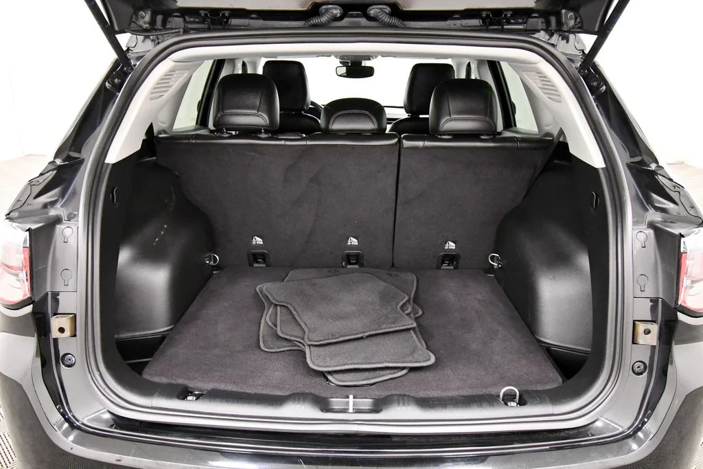 Used 2022 Black Jeep Limited image 7