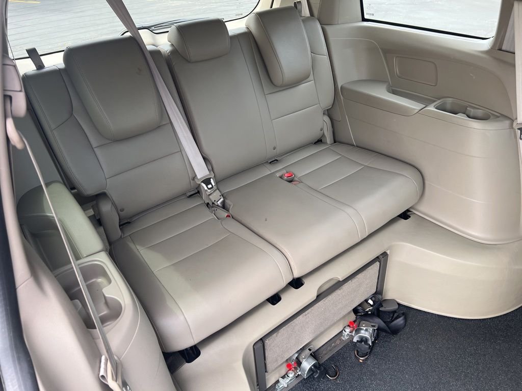 Used 2016  Honda EX-L image 11