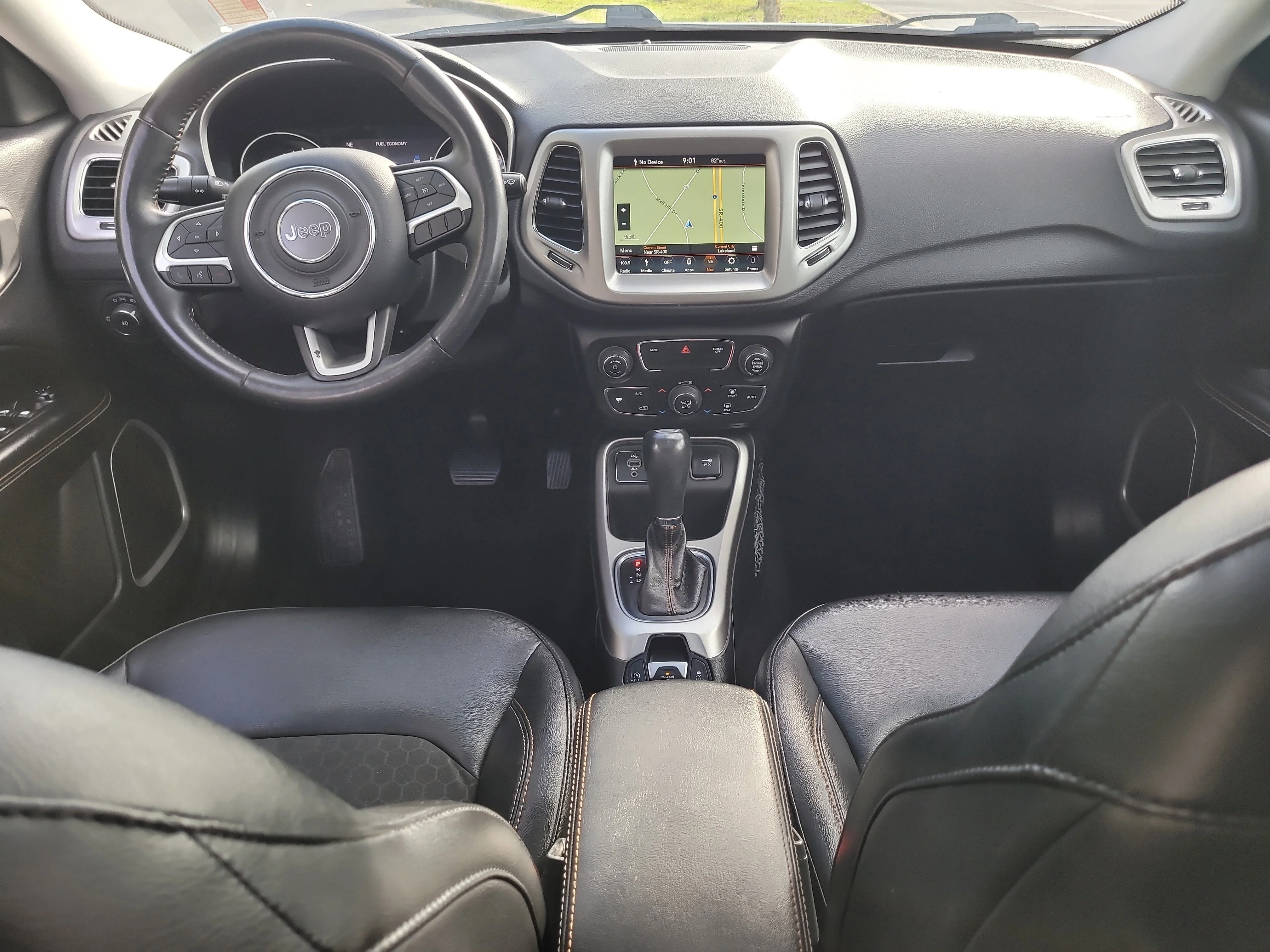 Used 2018 White Clearcoat Jeep Latitude image 29