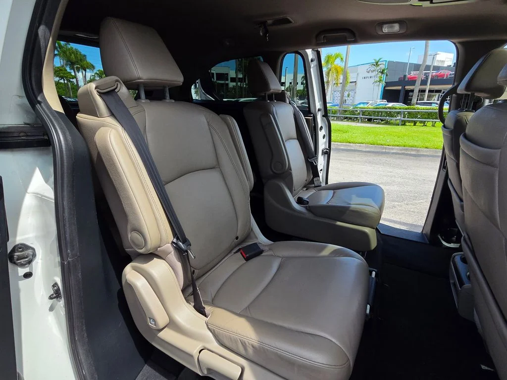 Used 2024 White Honda Touring image 24