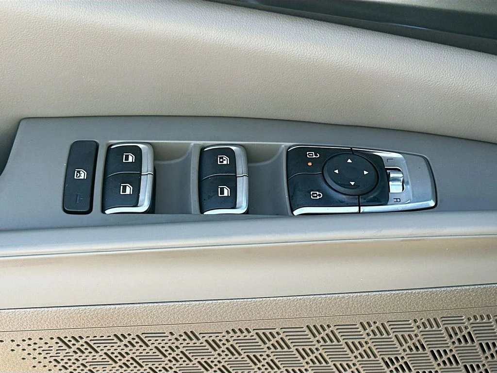 New 2026 Deep Chroma Blue Kia LXS image 18