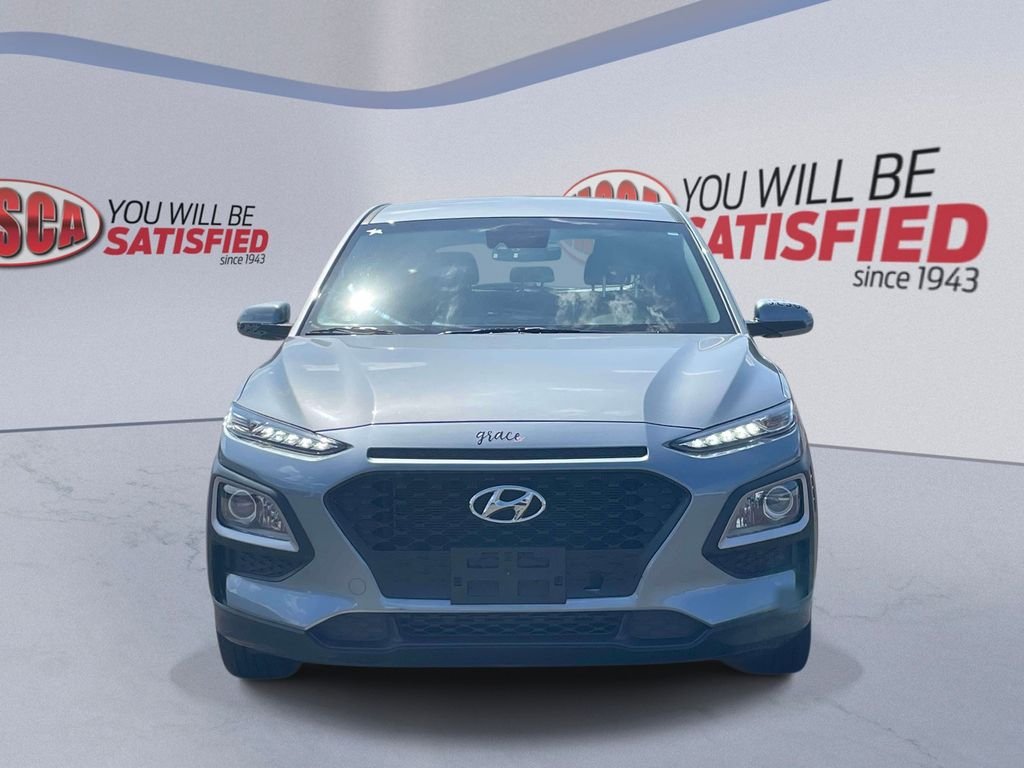 Used 2020 Silver Hyundai SE image 2