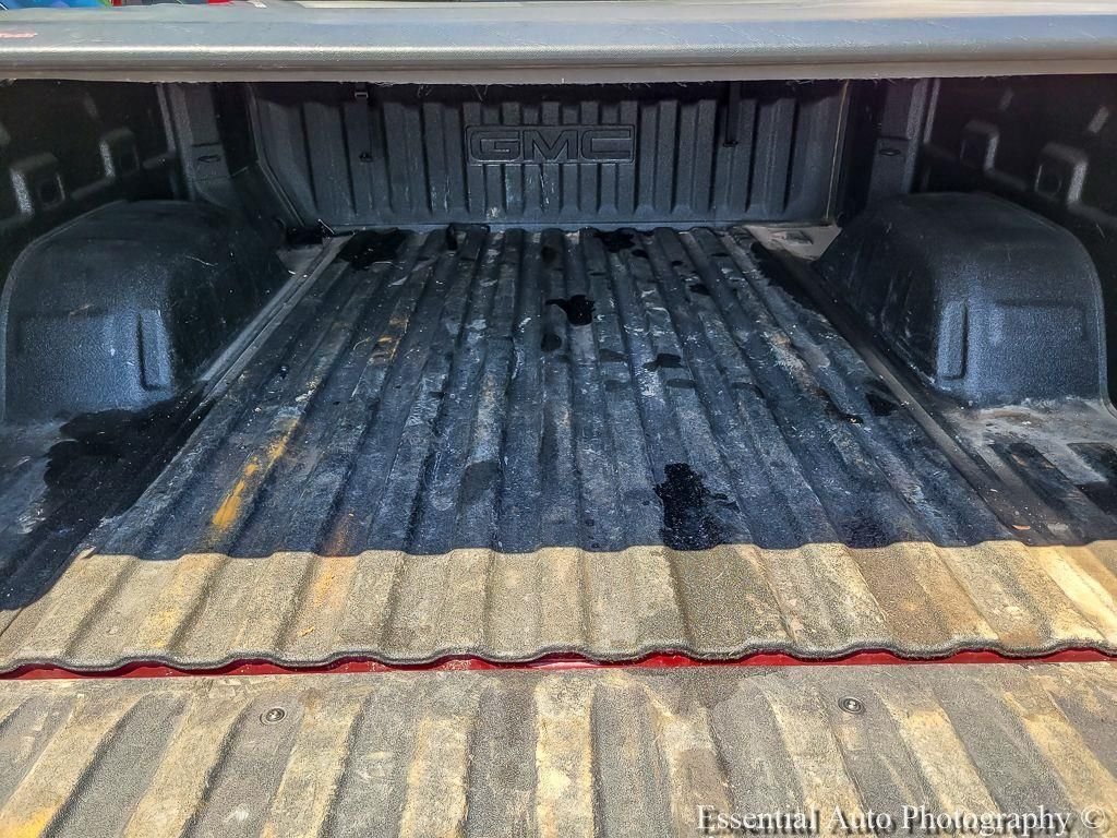 Used 2019 Red Quartz GMC SLT image 16