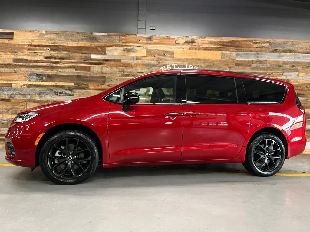 Used 2026 Red Chrysler Limited image 13