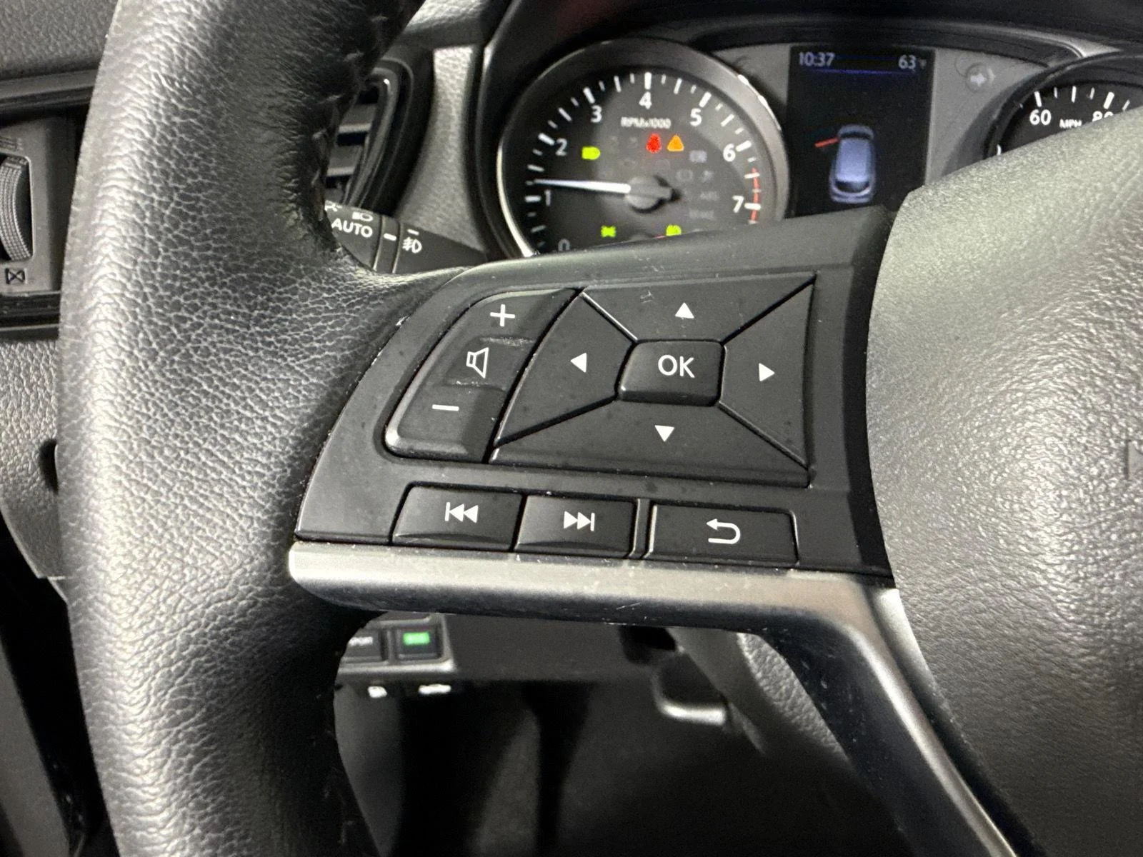 Used 2020 Magnetic Black Pearl Nissan SL image 15