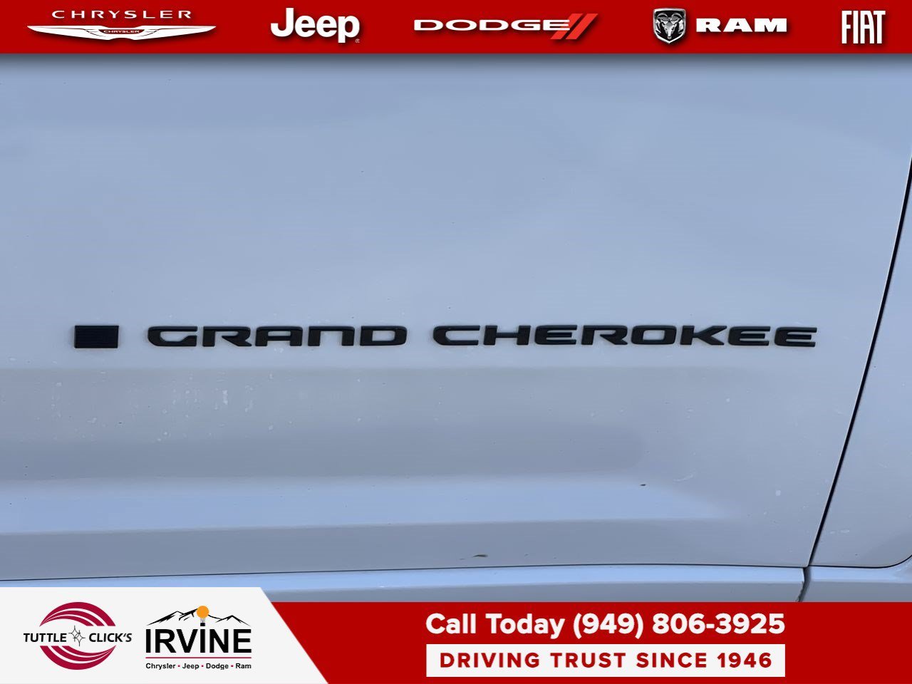 New 2027 Bright White Clear-Coat Paint Jeep Limited Reserve image 14