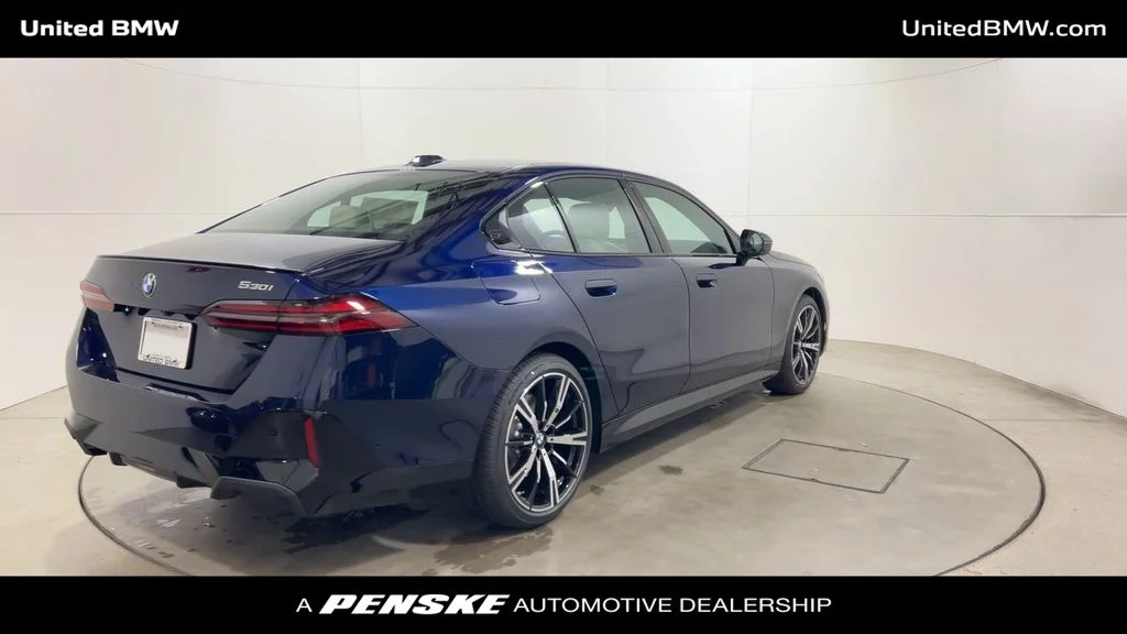 Used 2026 Tanzanite Blue II Metallic BMW 530i image 8