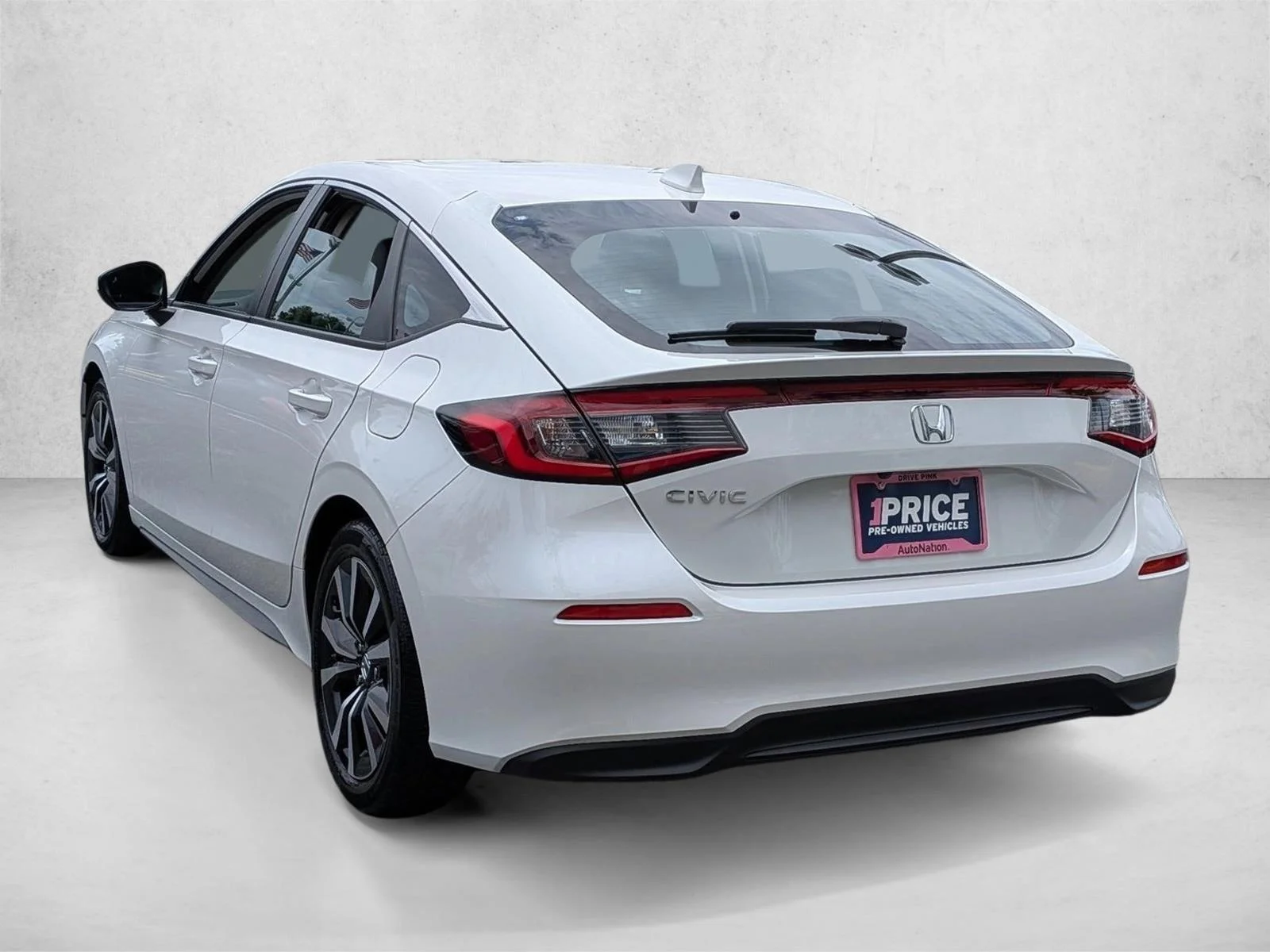 Used 2024 Platinum White Pearl Honda EX-L image 7
