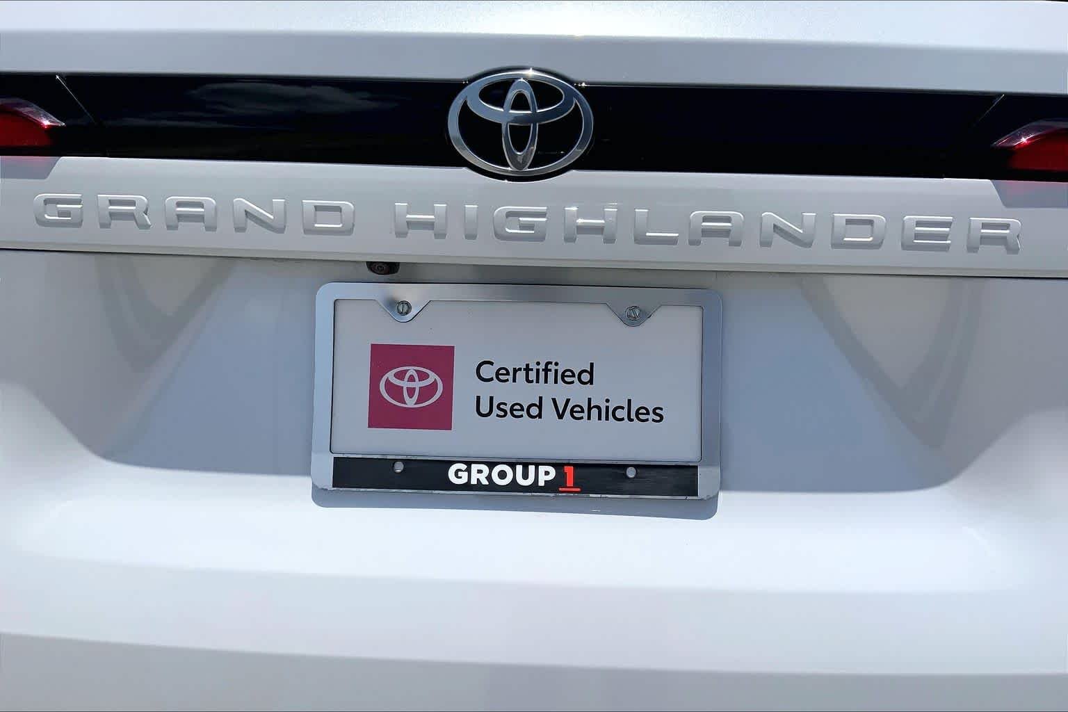 Certified Used 2026 Wind Chill Pearl Toyota Platinum image 10
