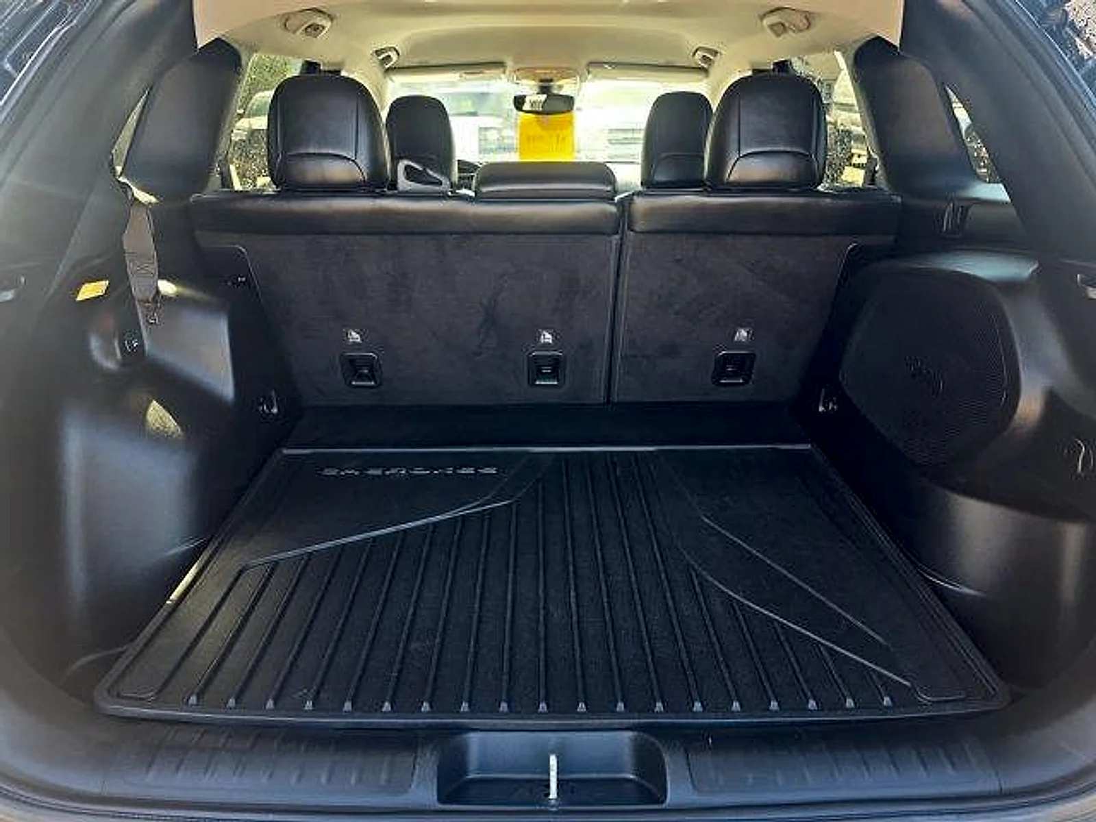 Used 2019 Blue Shade Pearlcoat Jeep Limited 4x4 image 11
