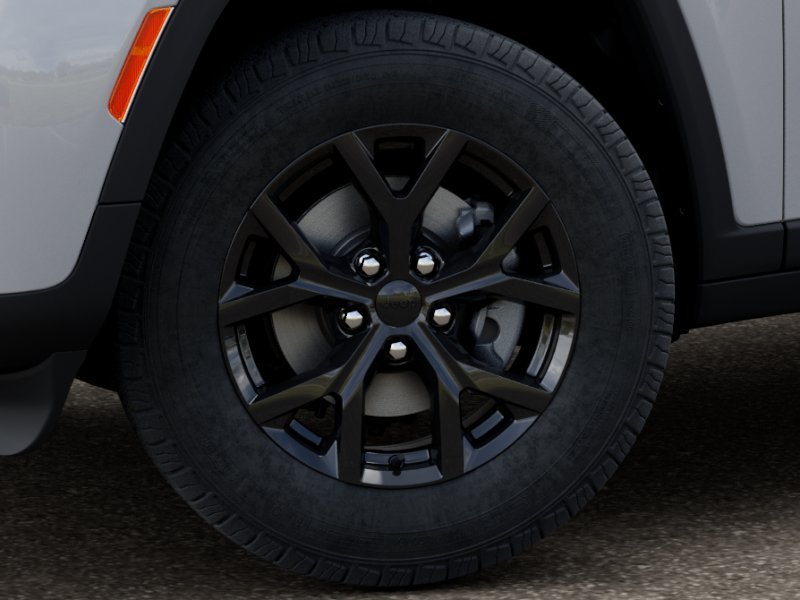 New 2026 Bright White Clear-Coat Exterior Paint Jeep Laredo Altitude image 24