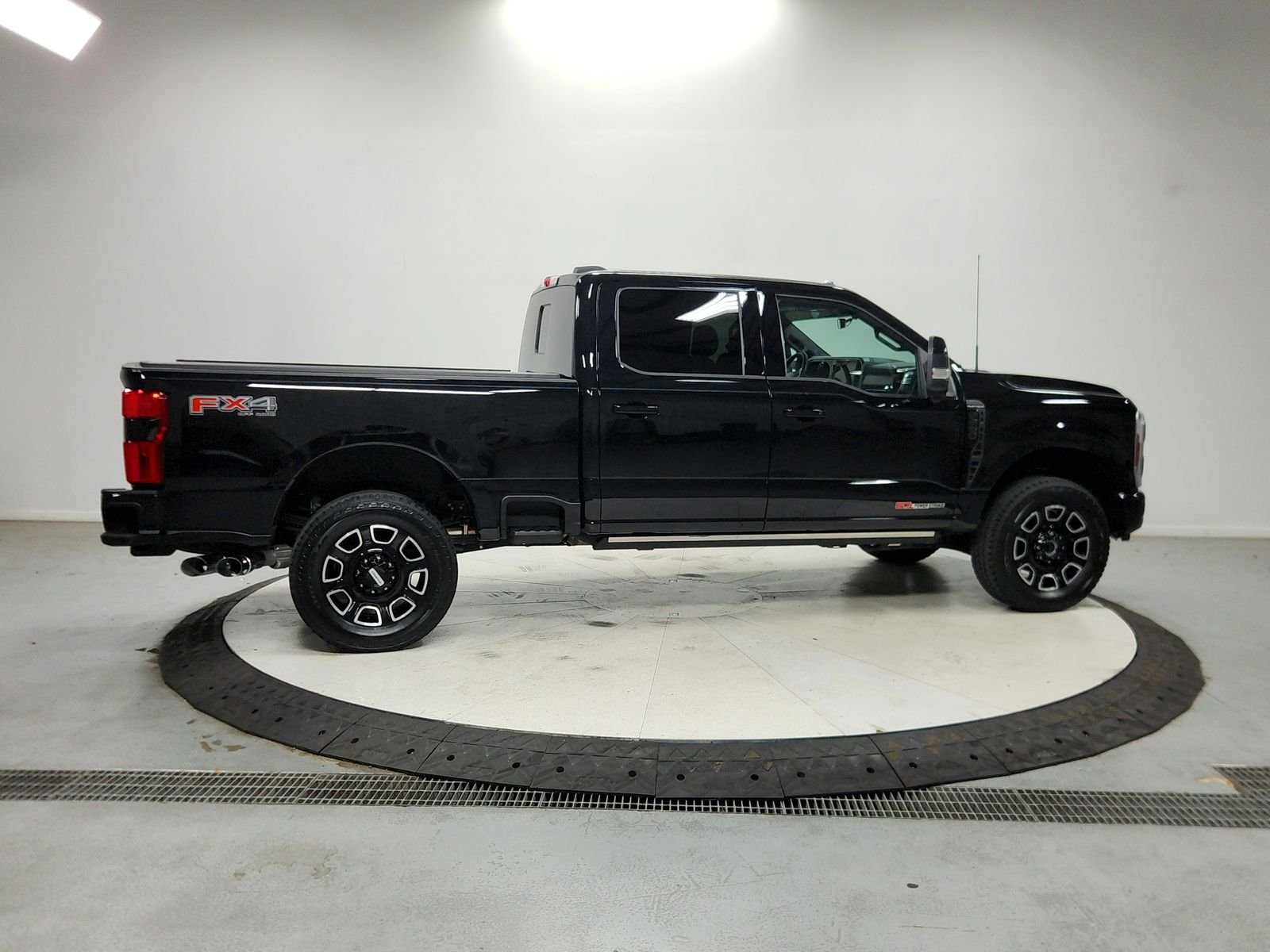 Used 2026 Agate Black Ford Platinum image 9