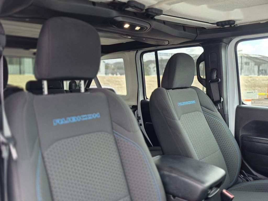 2025 Jeep Wrangler 4xe Rubicon 4XE - Photo 11