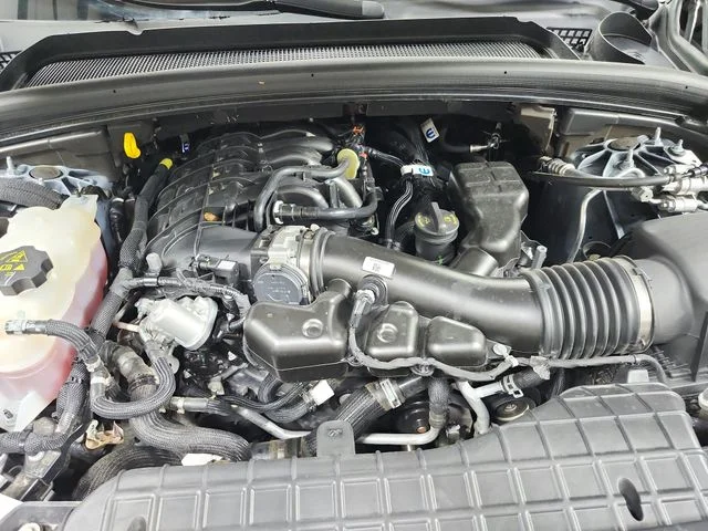Used 2025 Silver Jeep Altitude image 17
