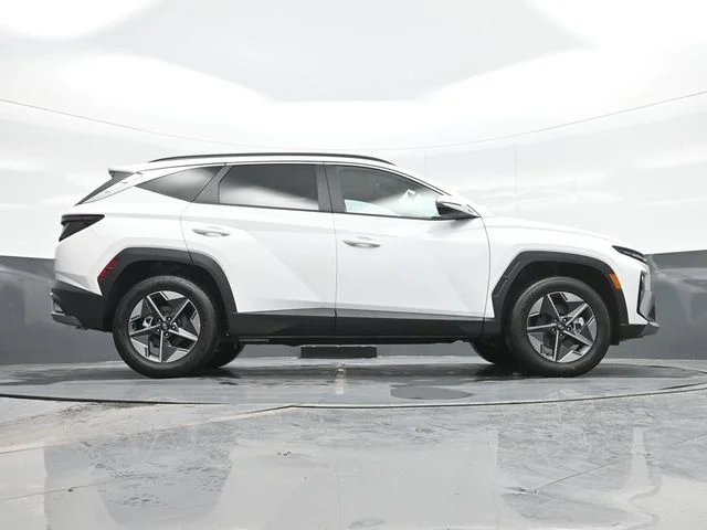 New 2026 White Hyundai SEL Premium image 24