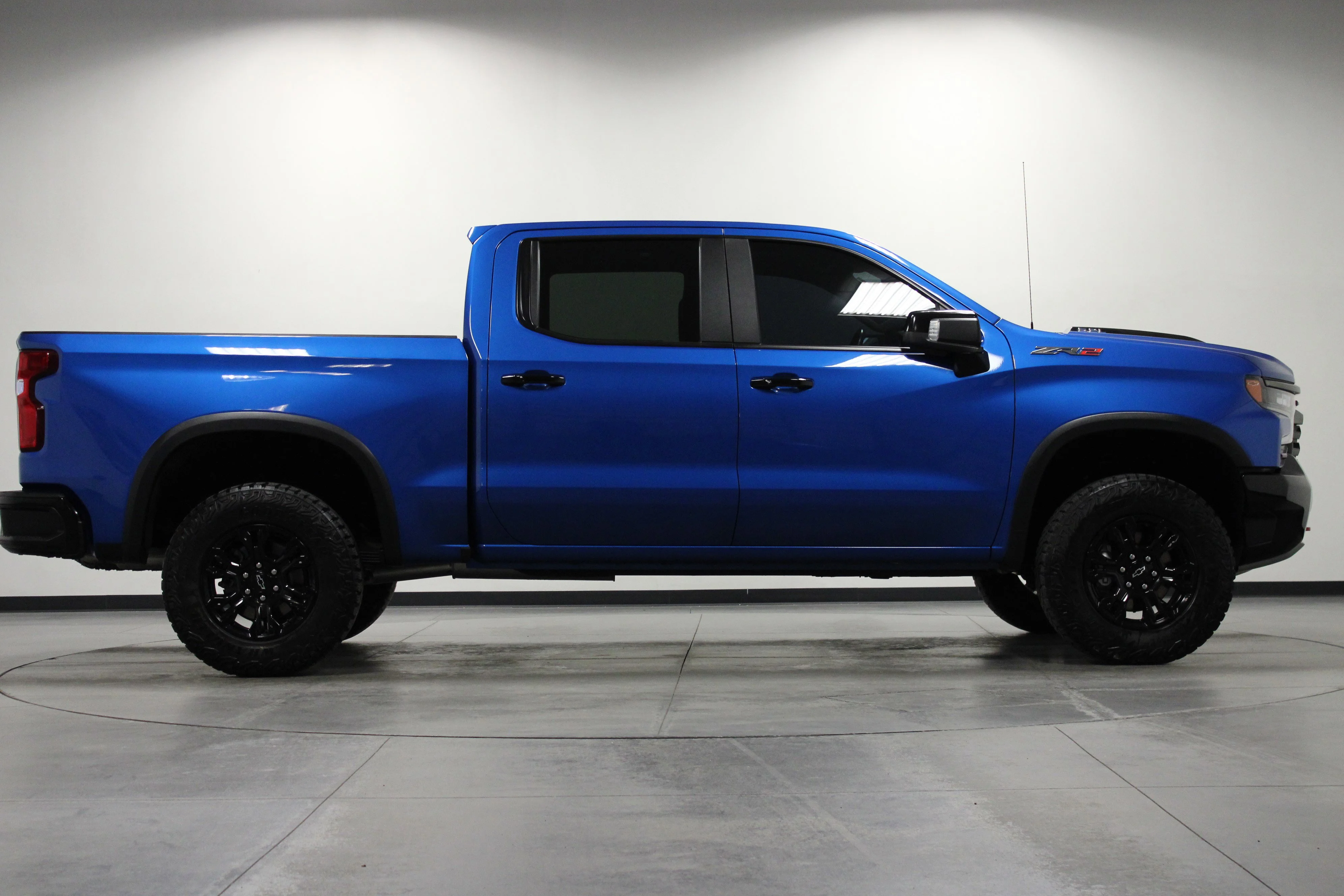 Used 2023 Glacier Blue Metallic Chevrolet ZR2 image 3