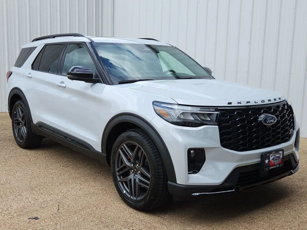 2026 Ford Explorer ST 4WD's photo