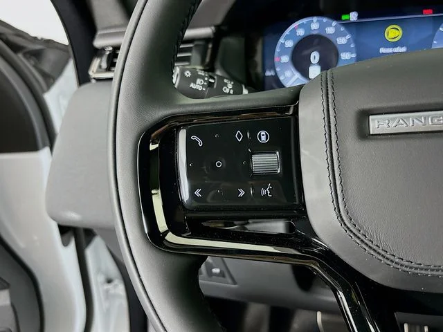 Certified Used 2026  Land Rover Dynamic SE image 10