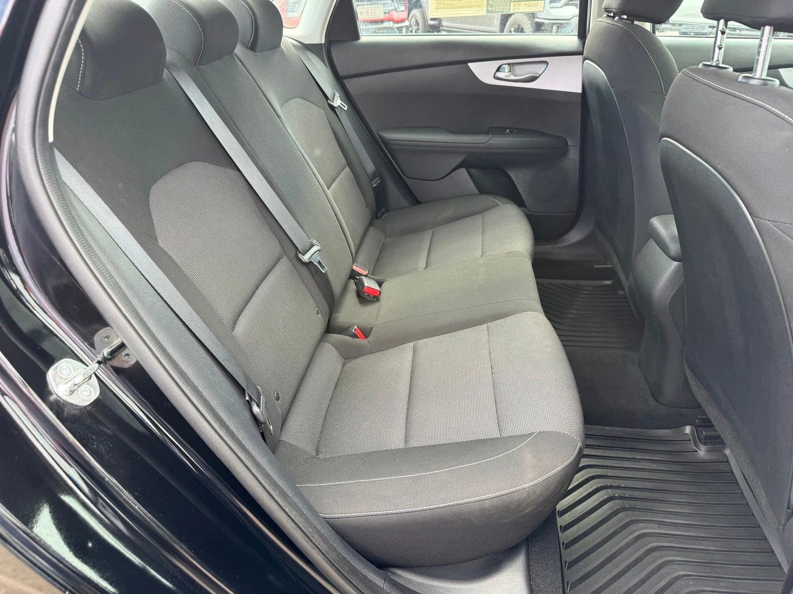 2023 Kia Forte LXS - Photo 32