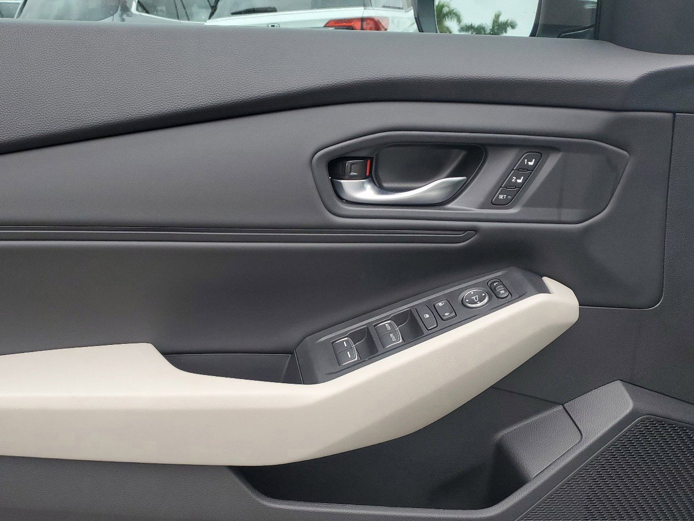 2025 Honda Accord Hybrid EX-L - Photo 15