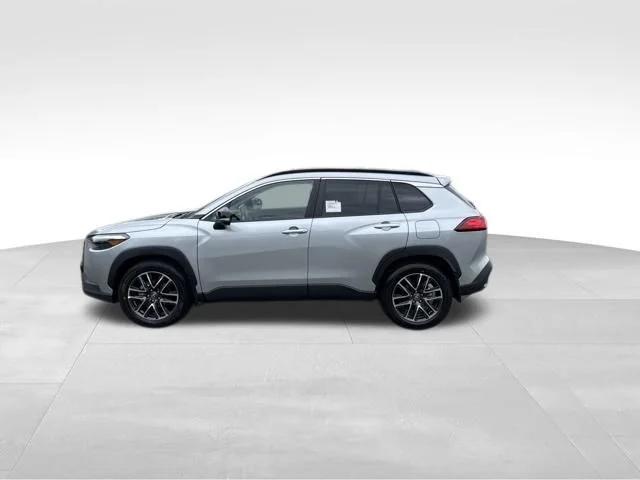 New 2026 Sonic Silver Toyota XLE image 2