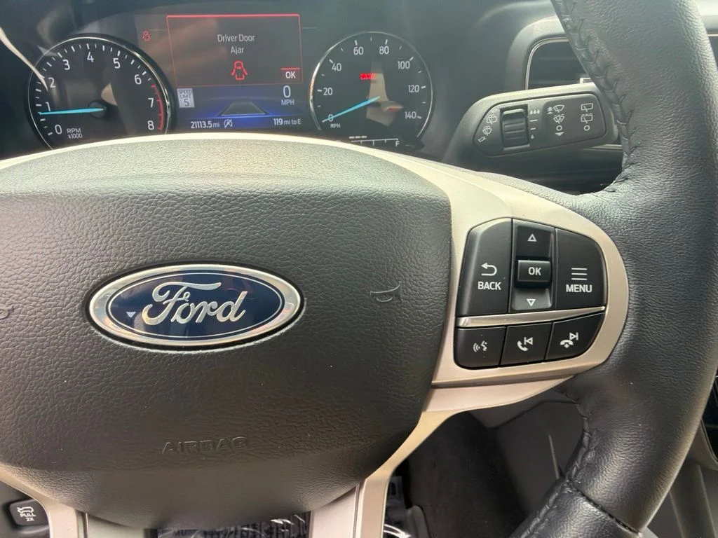 Used 2023 White Ford Limited image 21