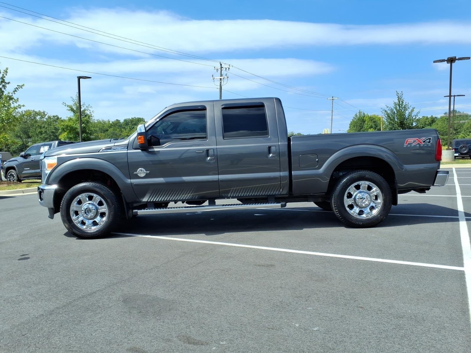 Used 2015  Ford Lariat image 3