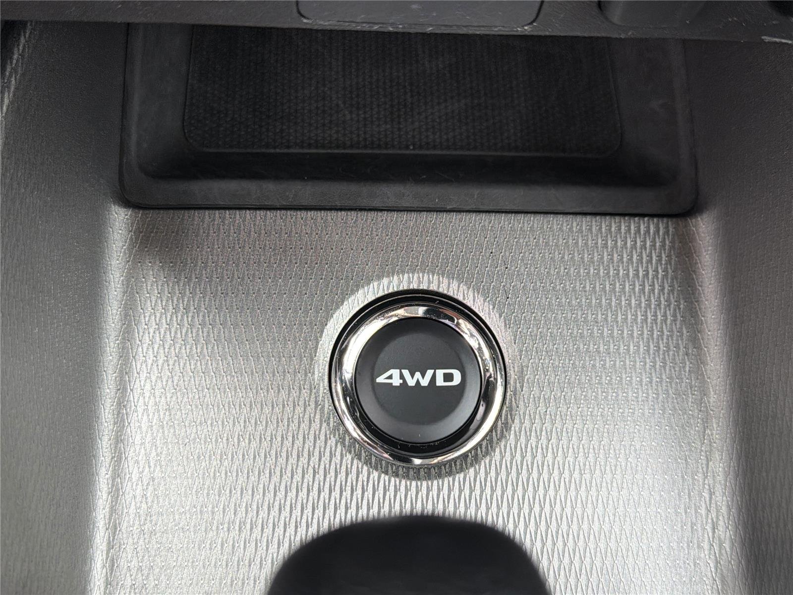 Used 2023 White Diamond Mitsubishi ES image 8