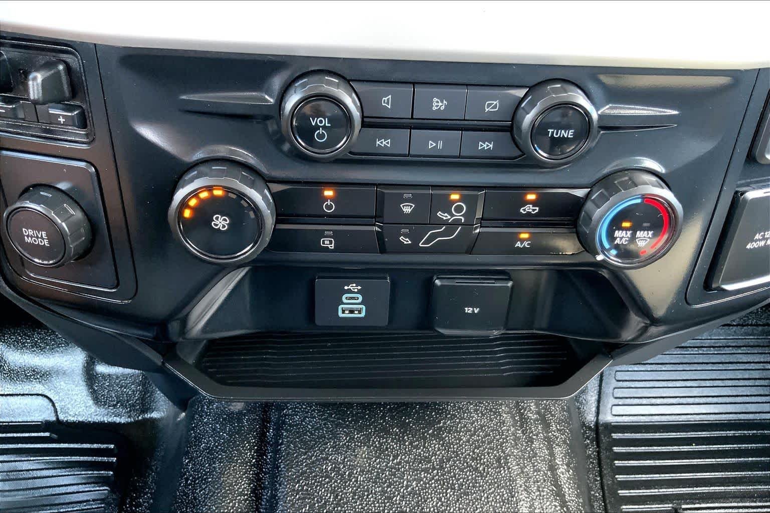 Used 2024 Oxford White Ford XL image 34
