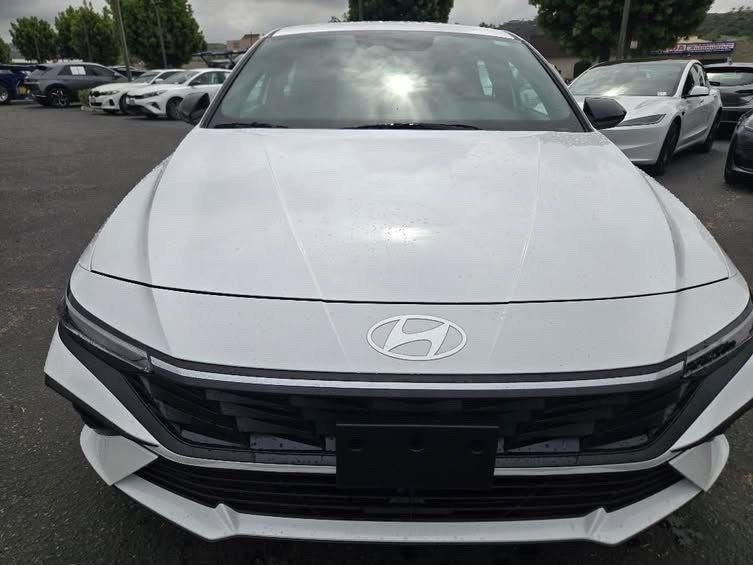 Used 2026 White Hyundai SEL Sport image 7
