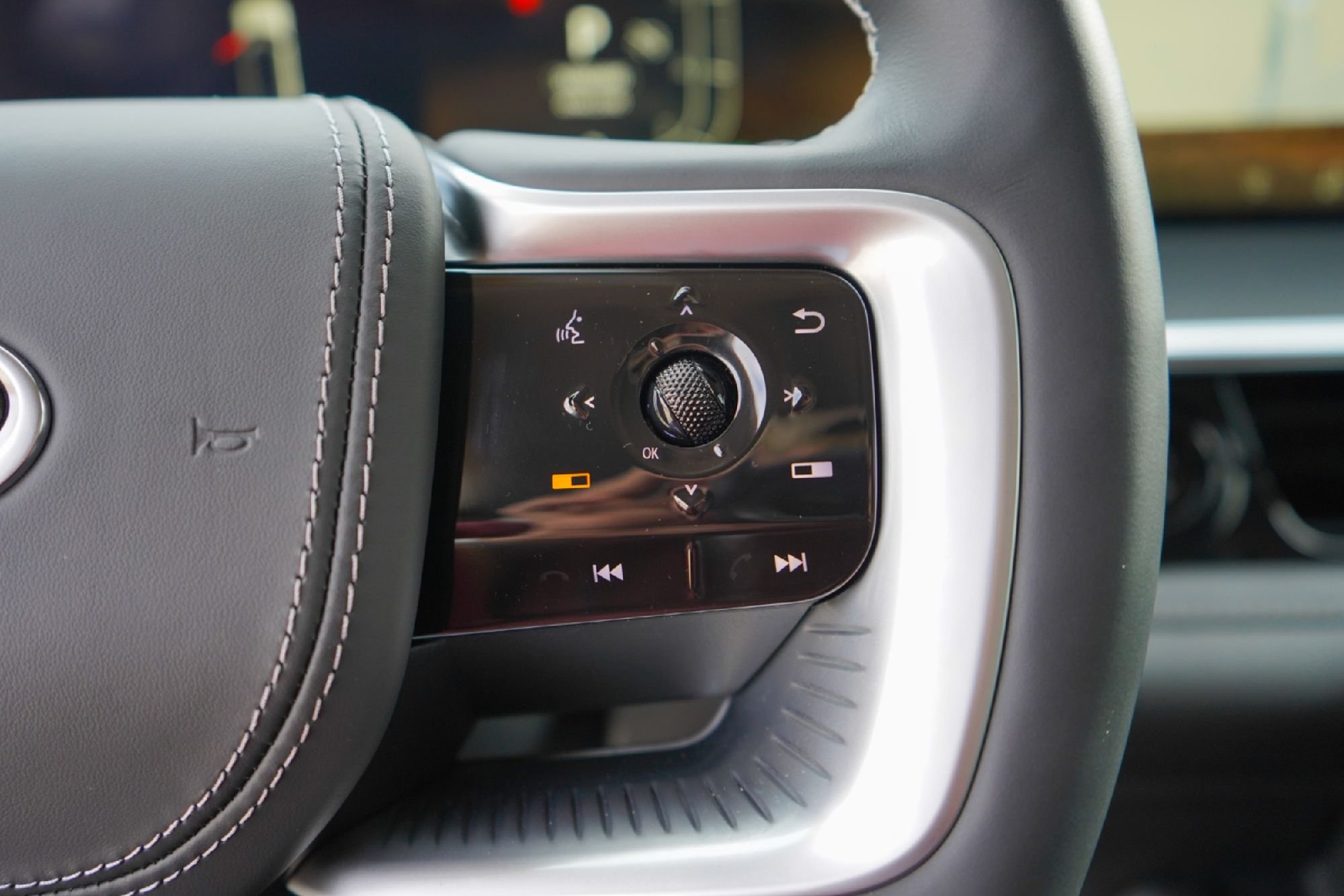 2025 INFINITI QX80 Sensory 4WD - Photo 12