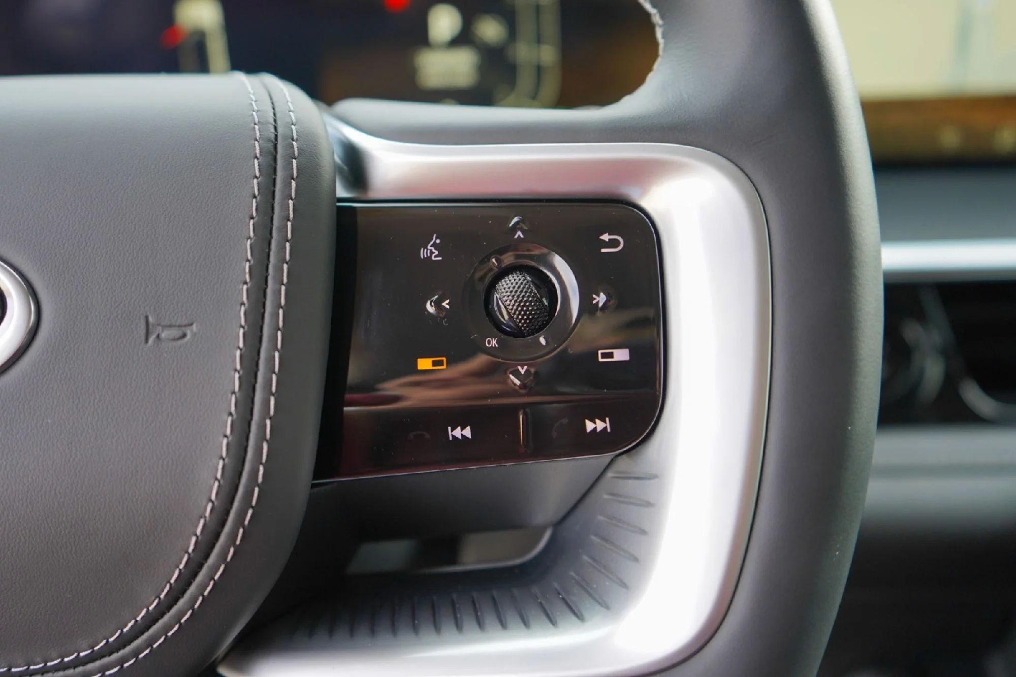 2025 INFINITI QX80 Sensory 4WD - Photo 12