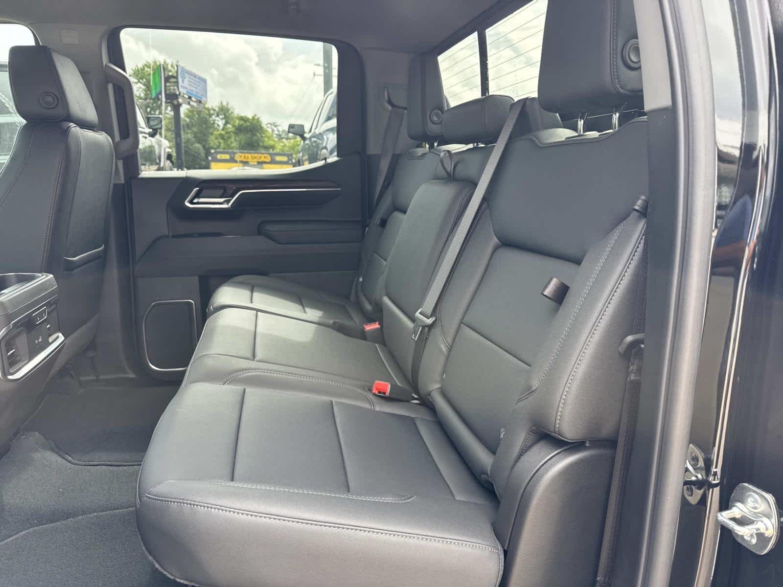 2026 GMC Sierra 1500 SLT - Photo 8