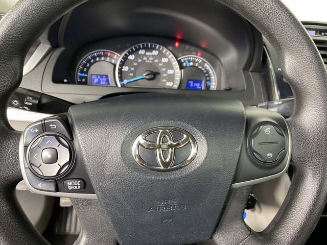 Used 2012 White Toyota LE image 14