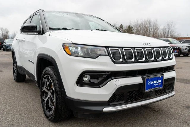 Used 2022 White Jeep Limited image 4