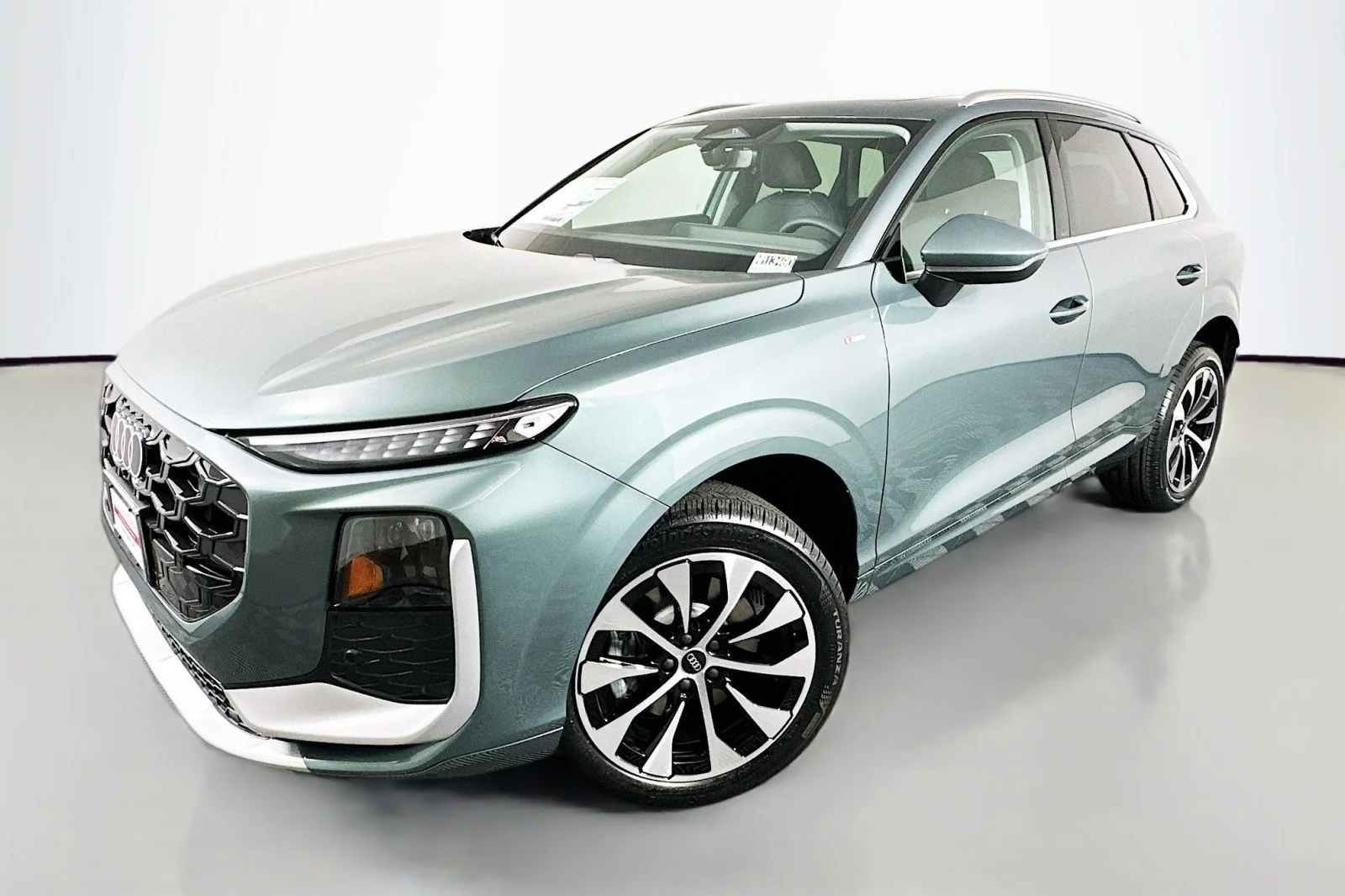 2026 Audi Q3 S line quattro's photo