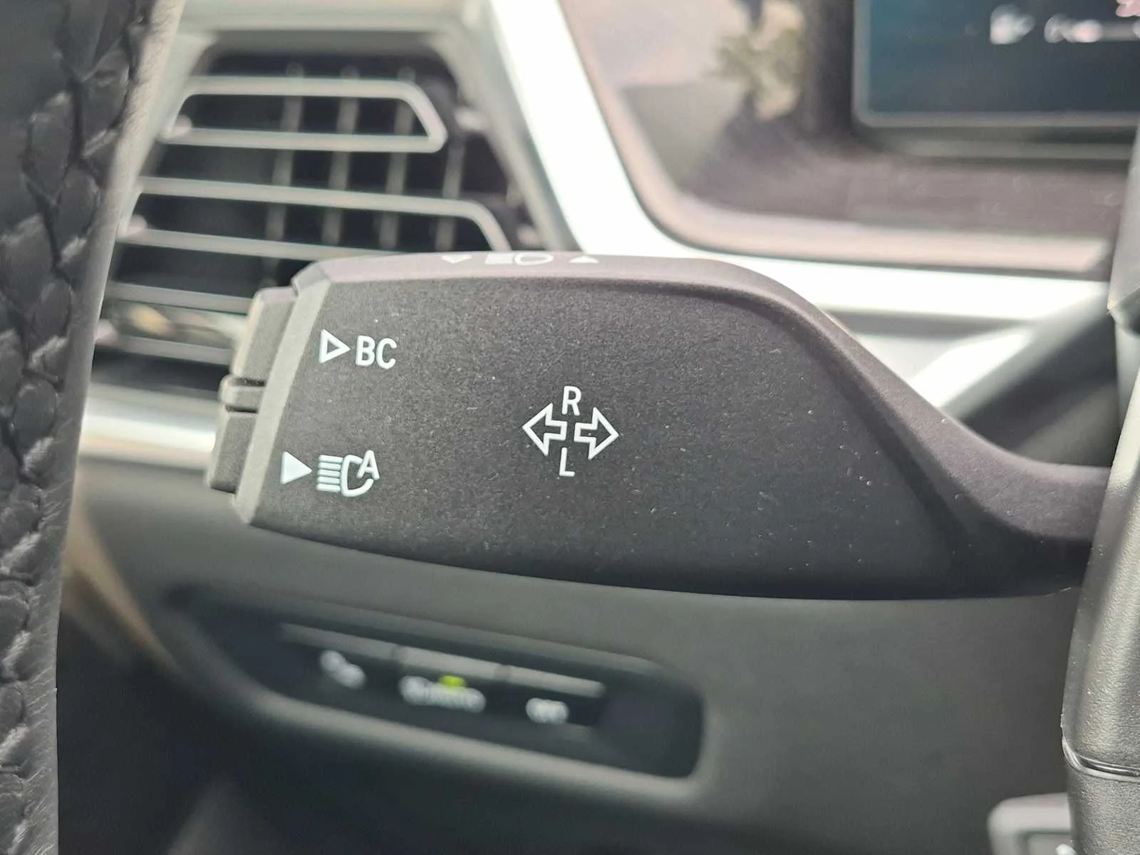 New 2026 Black Sapphire Metallic BMW xDrive40i image 27