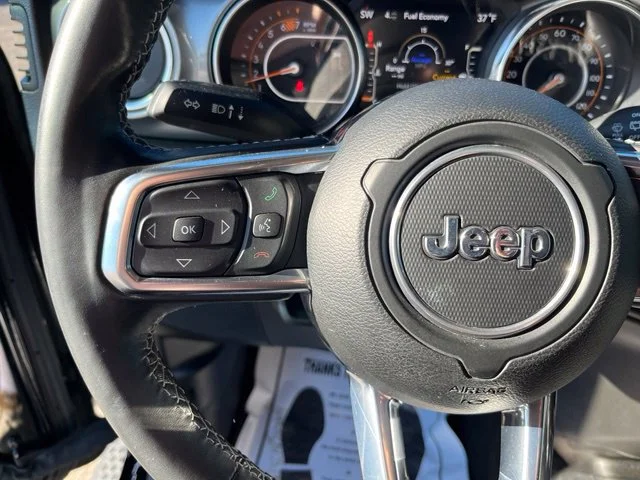 Used 2022 Black Jeep Sahara 4x4 image 29