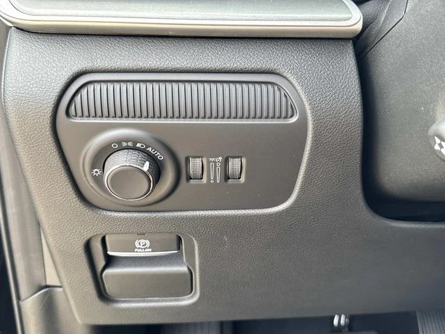 New 2026 Black Jeep Limited Altitude image 27