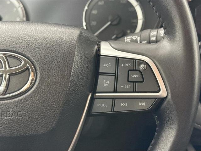 Certified Used 2024 MAGNETIC GRAY MET. Toyota  image 18