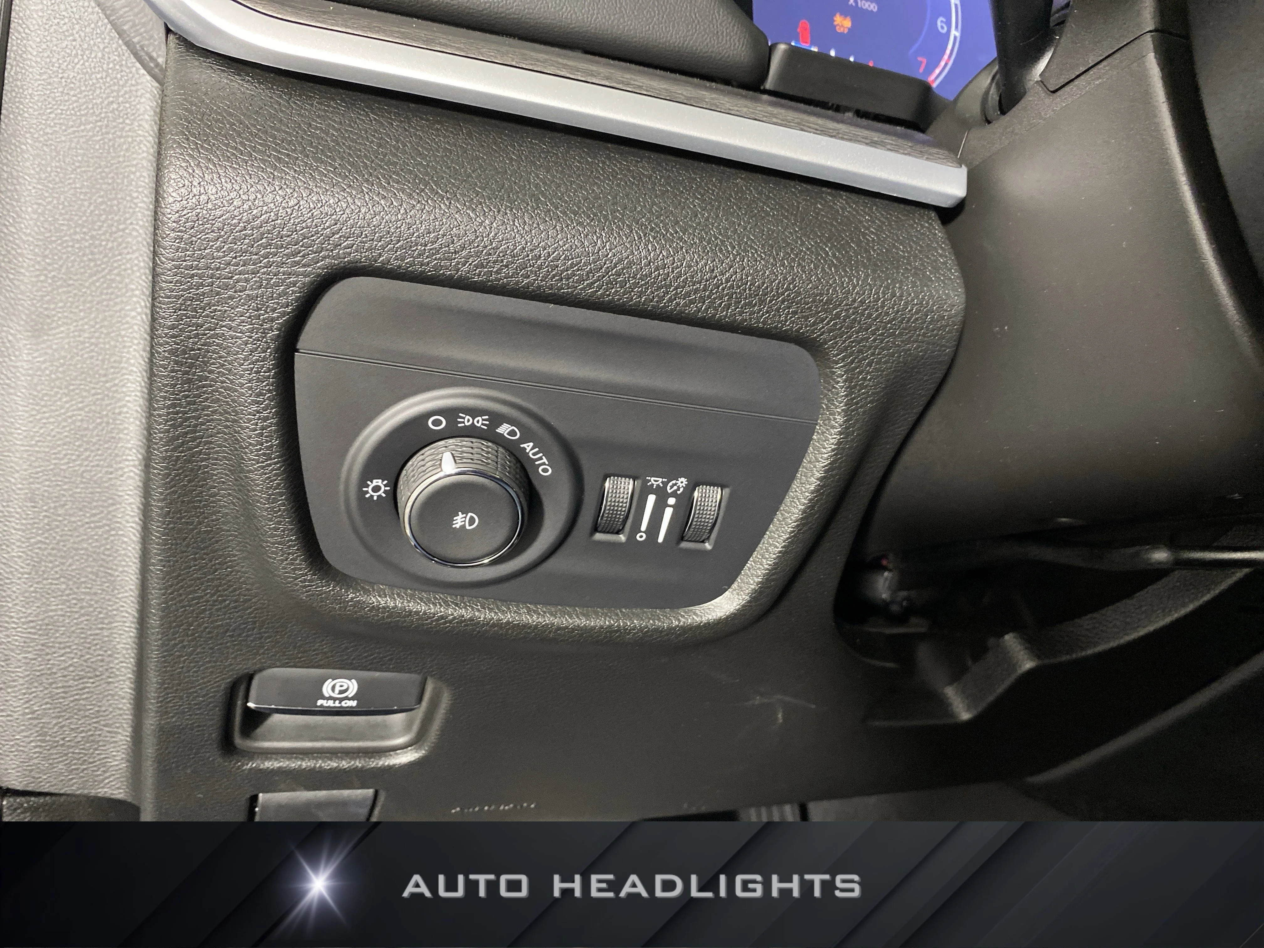 Used 2024 Diamond Black Crystal Pearlcoat Jeep Limited image 26