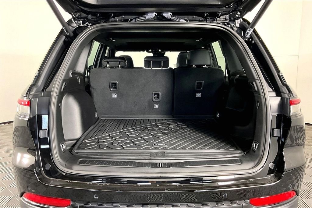 Used 2025 Black Jeep Altitude X image 28