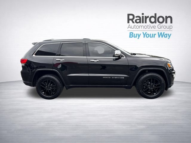 Used 2017 Diamond Black Crystal Pearlcoat Jeep Limited image 8